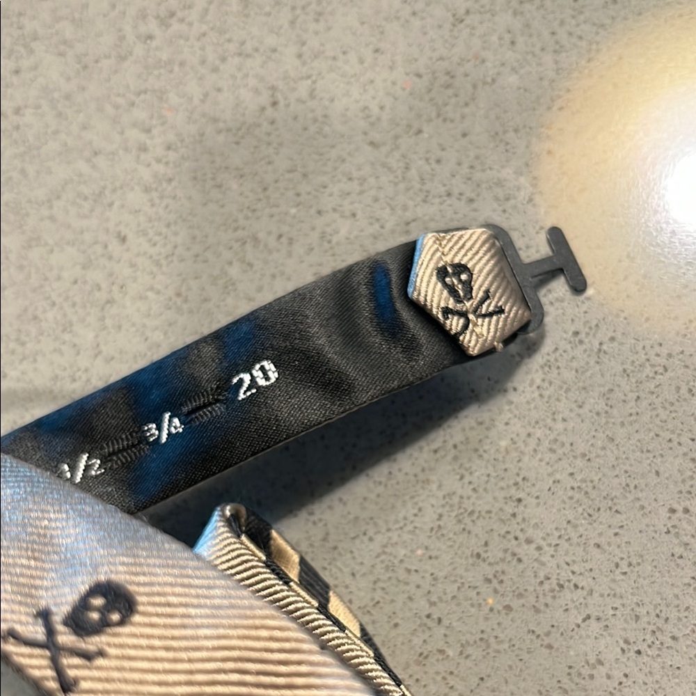 Croft & Barrow Striped Bow Tie with skull and crossbones- Black and Gold - Picture 5 of 5